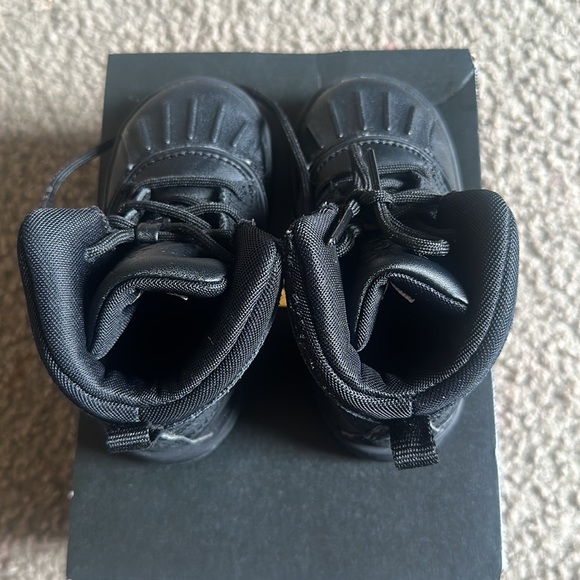 Nike Black Rugged Outdoor Boots - Picture 3 of 7